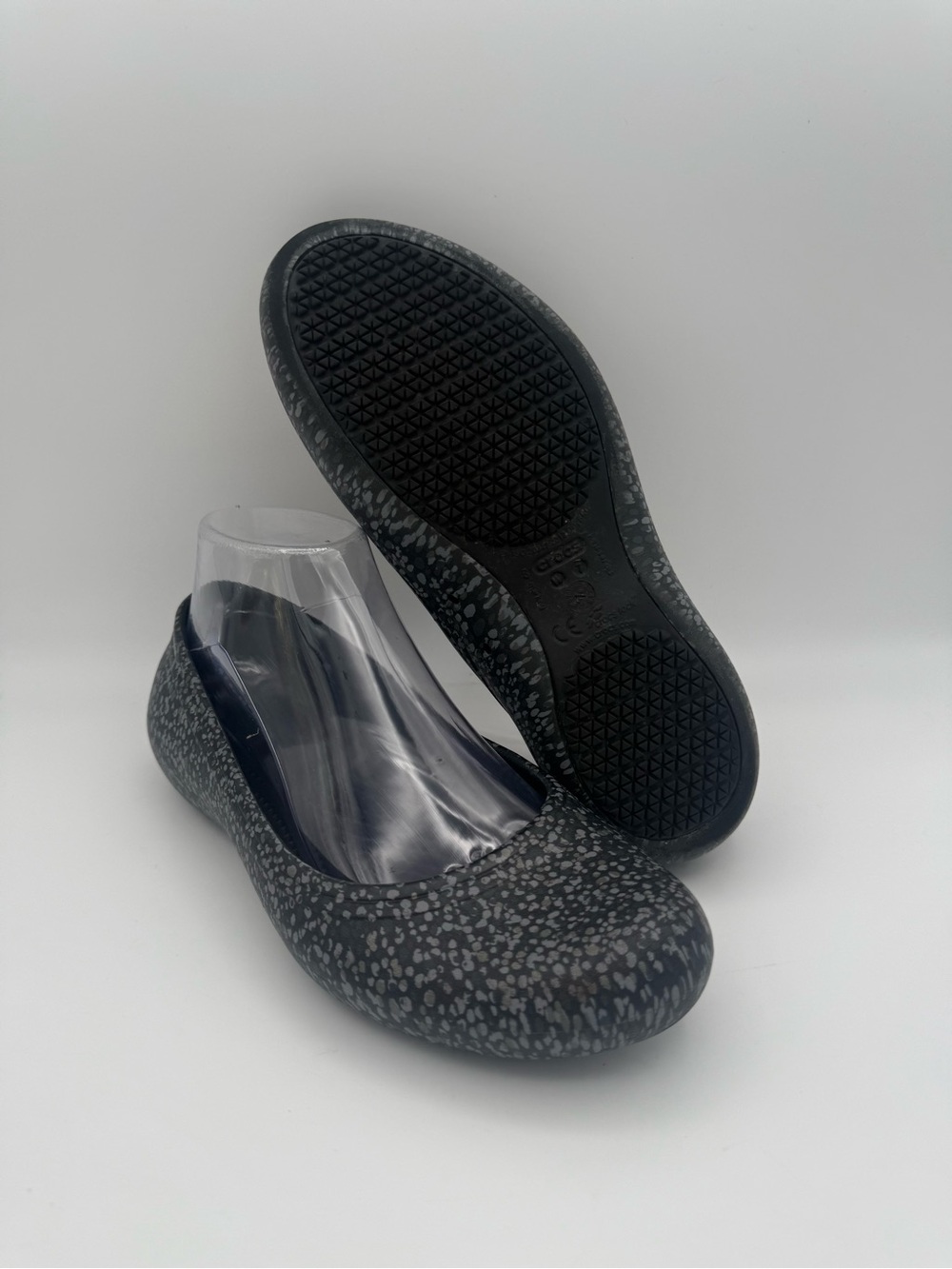 Women's Crocs At Work Graphic Black Silver Speckled Ballet Flats Size 7 205760